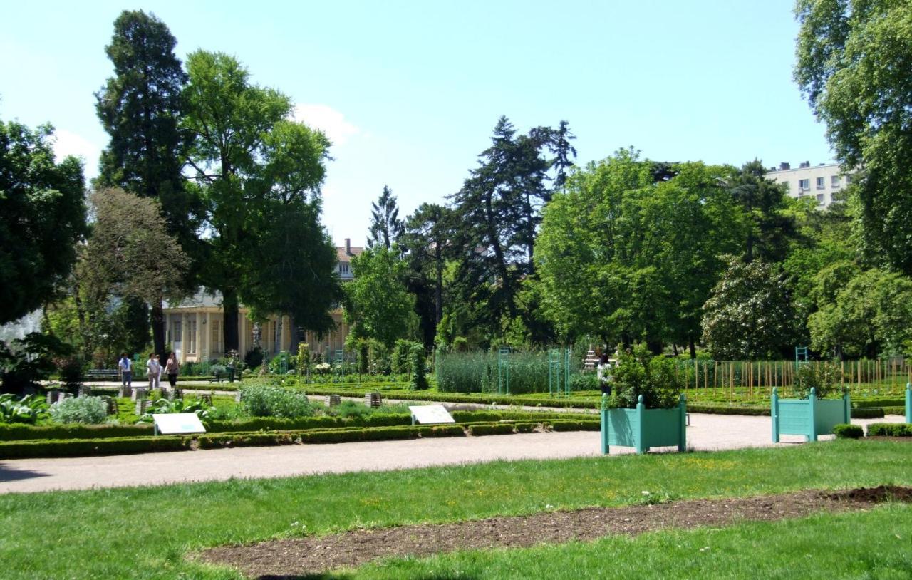 Le Faubourg-raines - Chaleureux à 5mn De La Gare Appartement