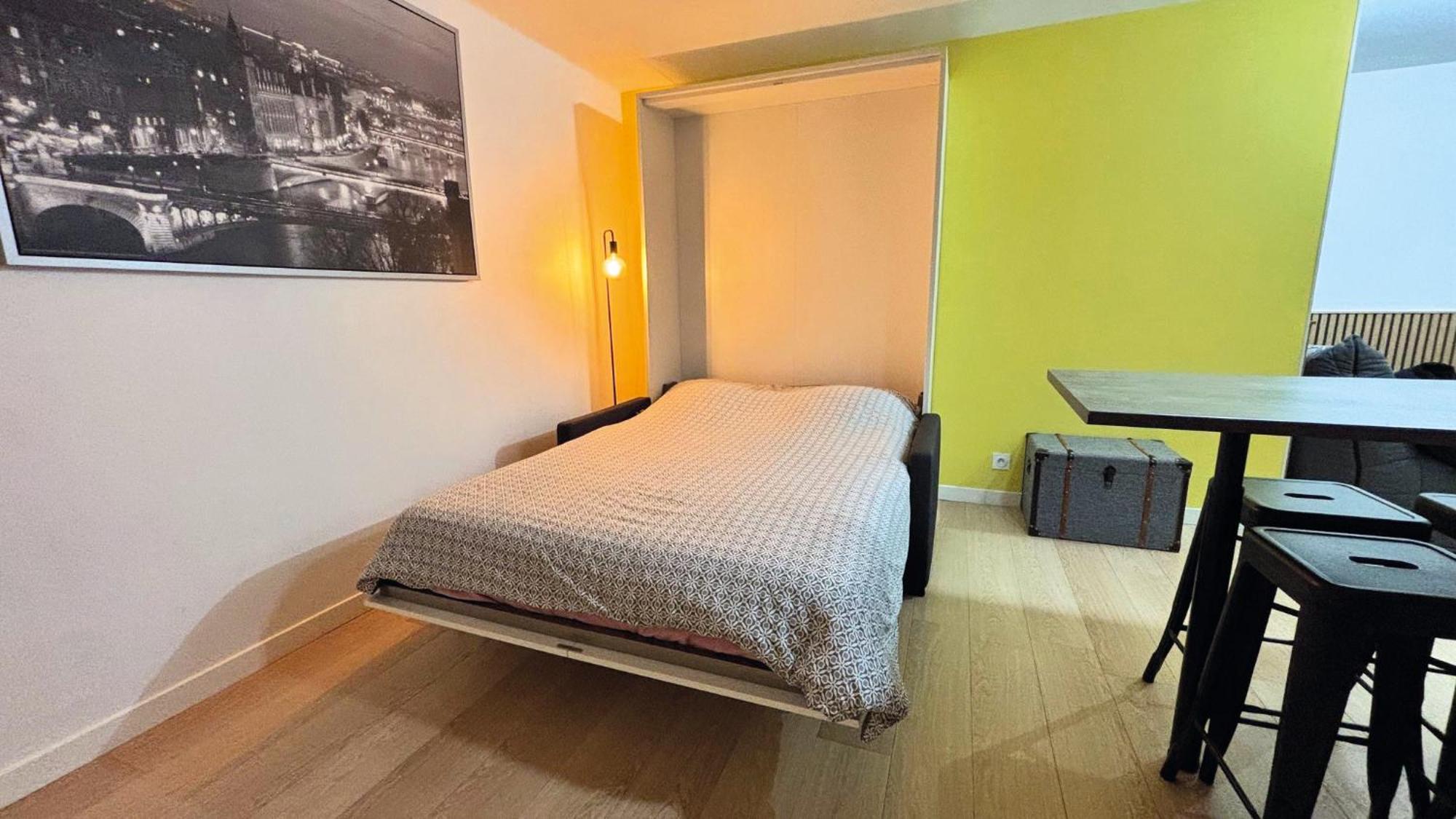 Le Faubourg-raines - Chaleureux à 5mn De La Gare Appartement *